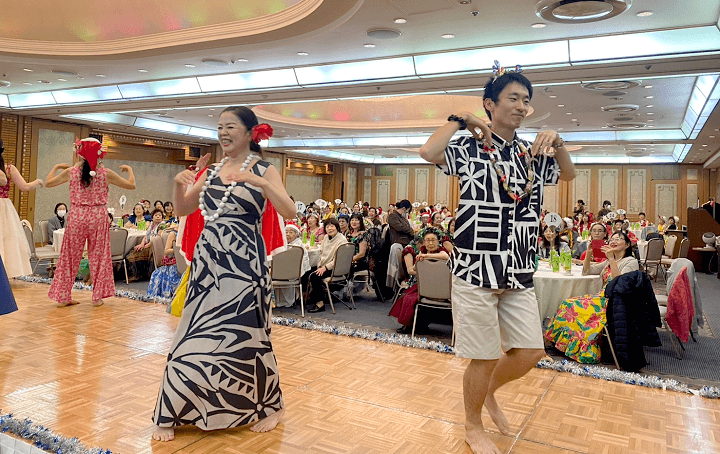 アロハ南サークル　クリスマスパーティー　名鉄グランドホテル　2025年12月　シェル　オケカイ